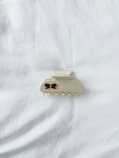 Charm Clip in Vanilla Bow
